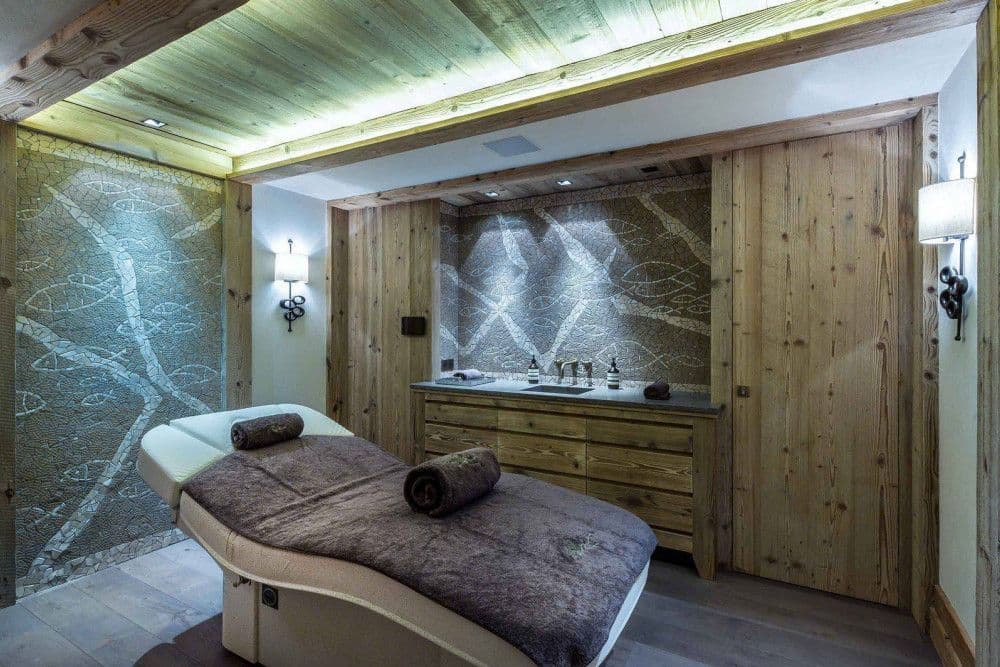 Massage and treatment room at Courchevel 17