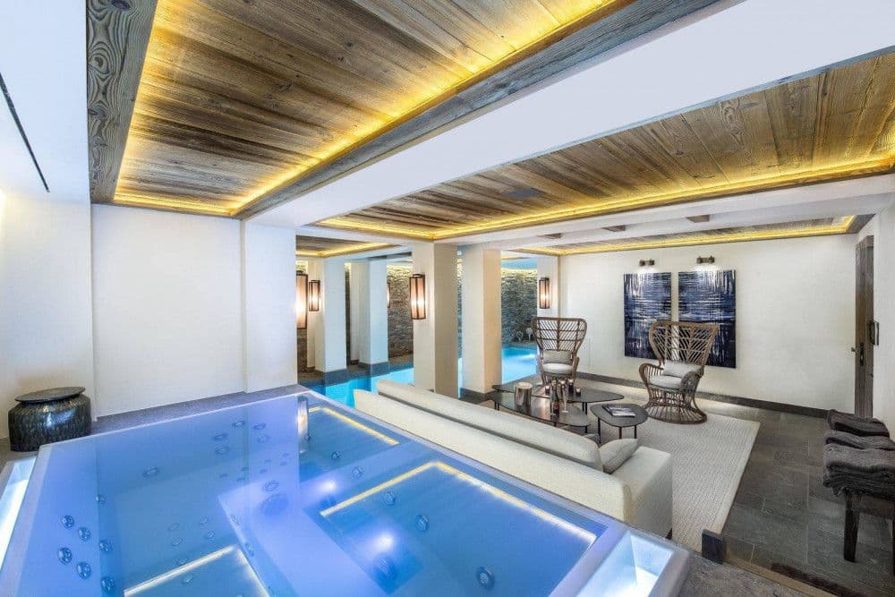 Lounge beside the indoor pool at Courchevel 17