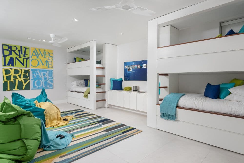 Children's bunk room with built-in beds at Seaclusion