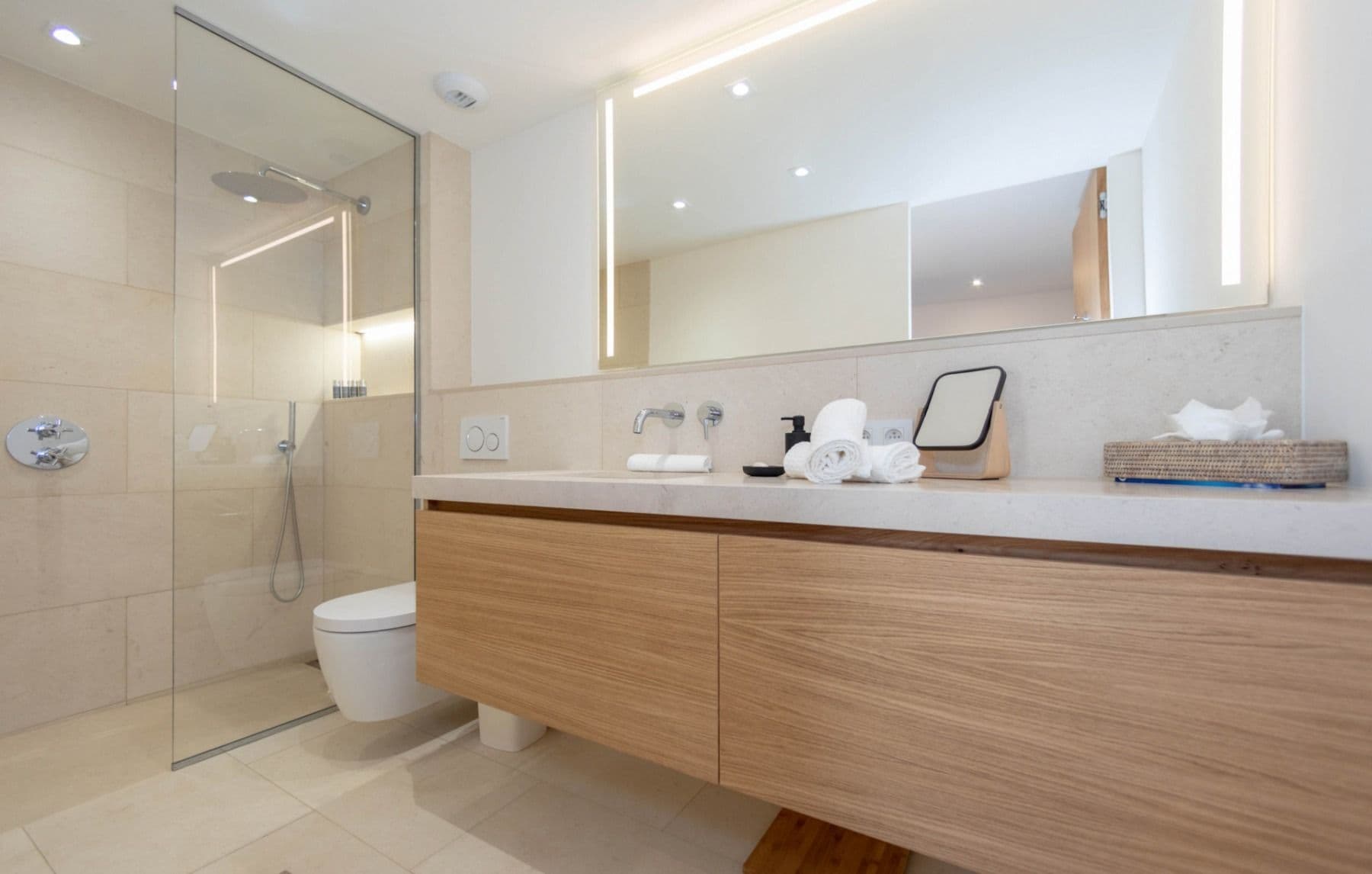 En-suite with an oak vanity and glazed walk-in shower at Brilliant Sea, Saint-Tropez