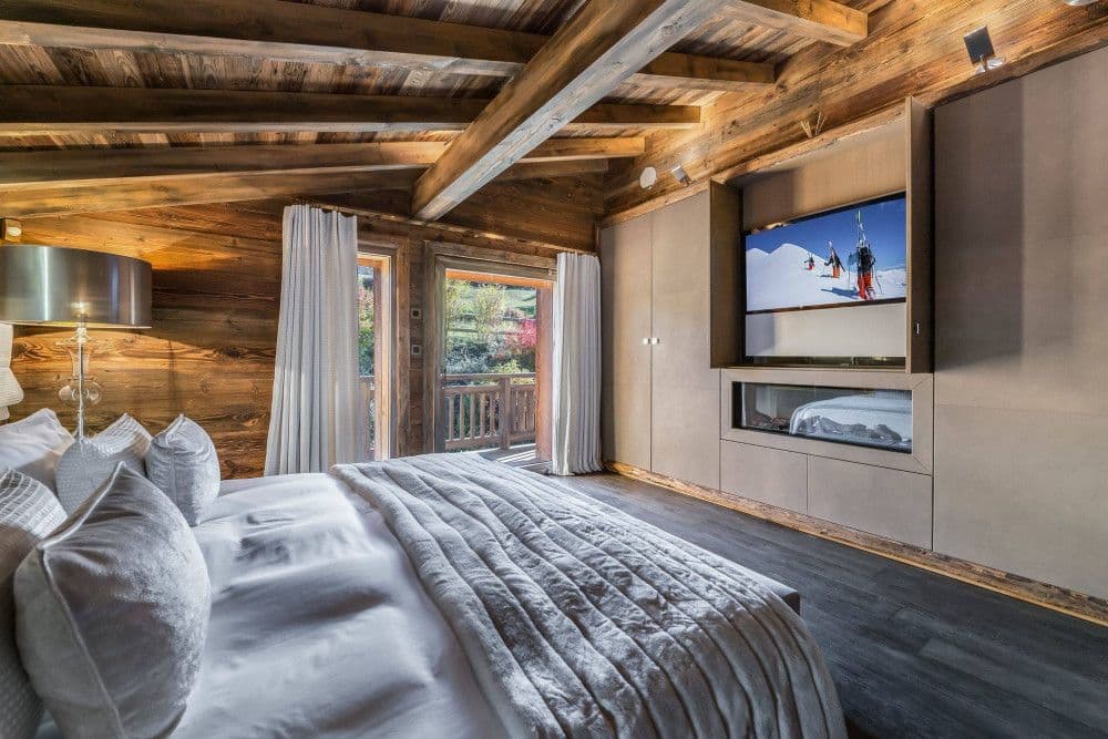 Bedroom opening to a terrace at Mont d'Arbois 4
