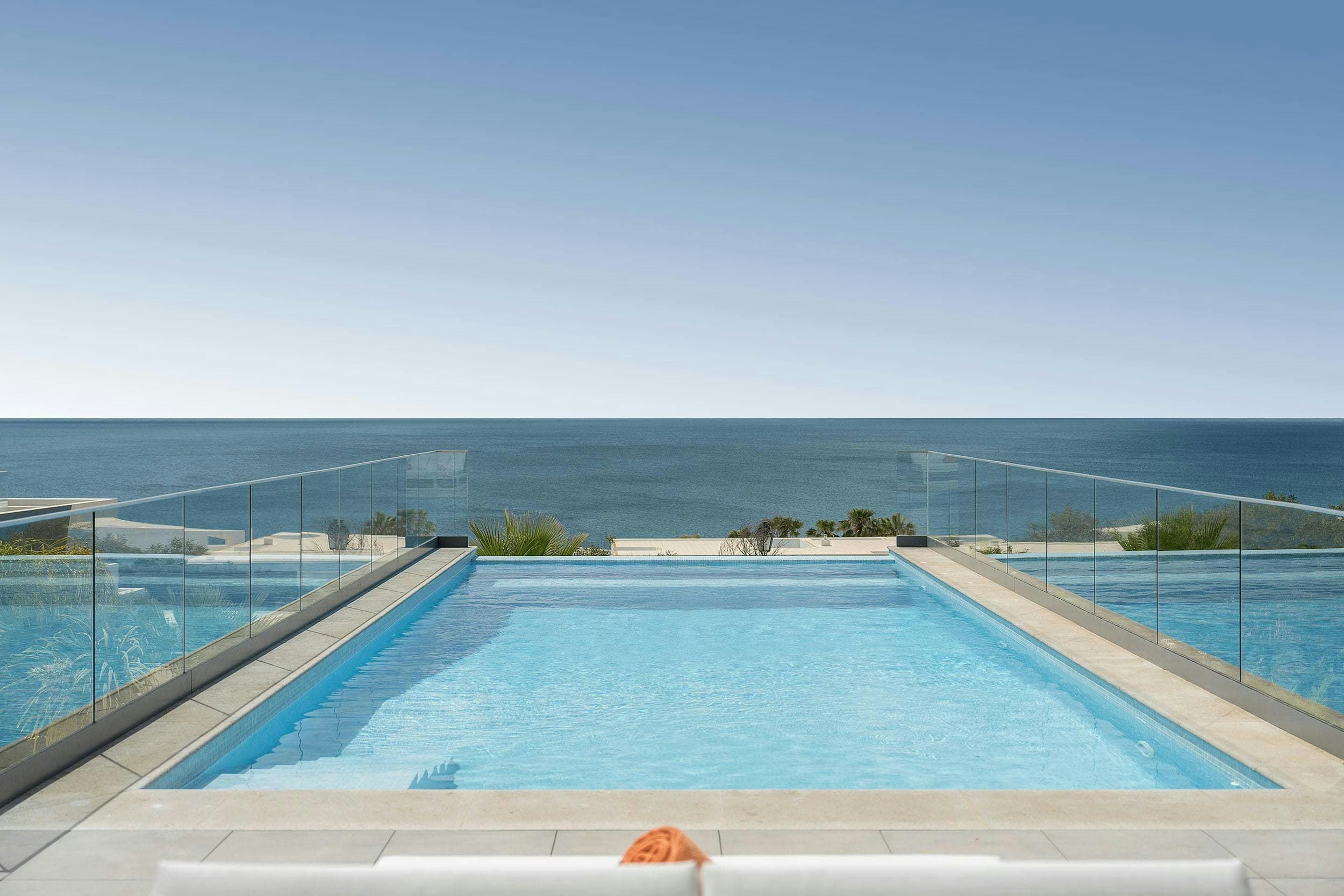 Graceful Shores infinity pool with ocean views, Luz, Algarve, Portugal