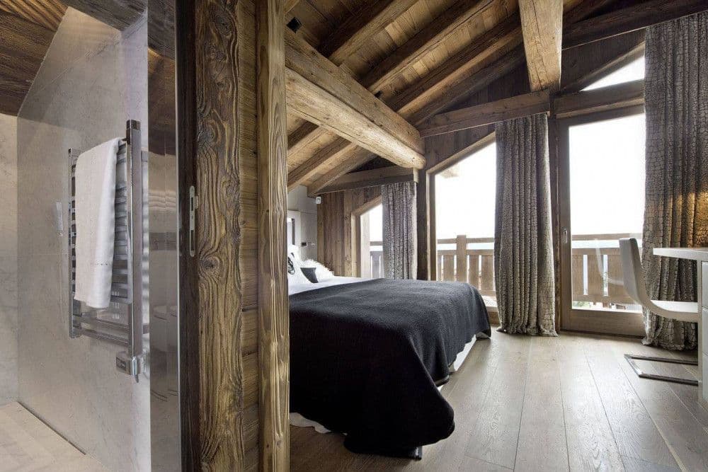 Double bedroom in soft neutrals at Courchevel 26