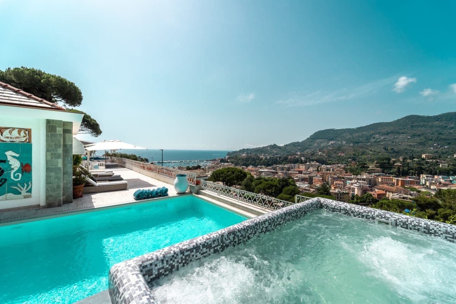 The Hillside Garden's infinity pool and jacuzzi overlooking the Italian Riviera coastline