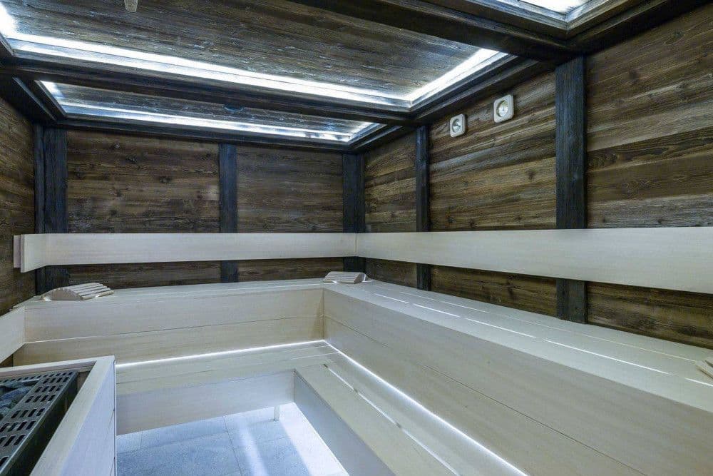 Timber sauna at Courchevel 16