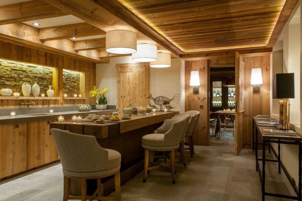 Wine and tasting bar at Courchevel 16