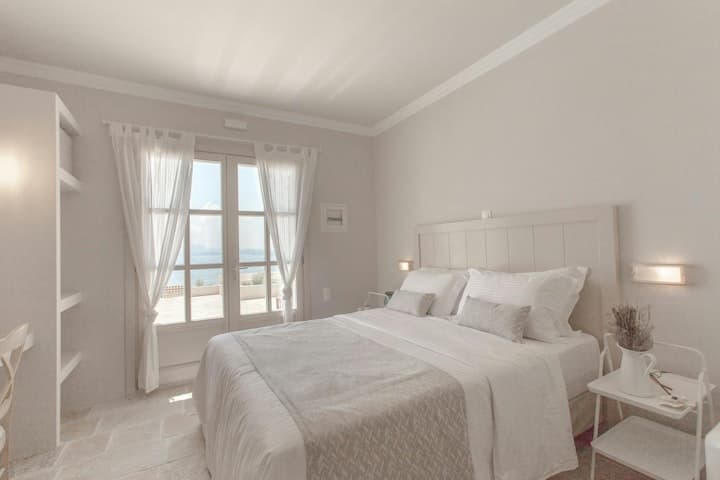 Quiet Sun master bedroom with Ionian Sea views, Barbati, Greece