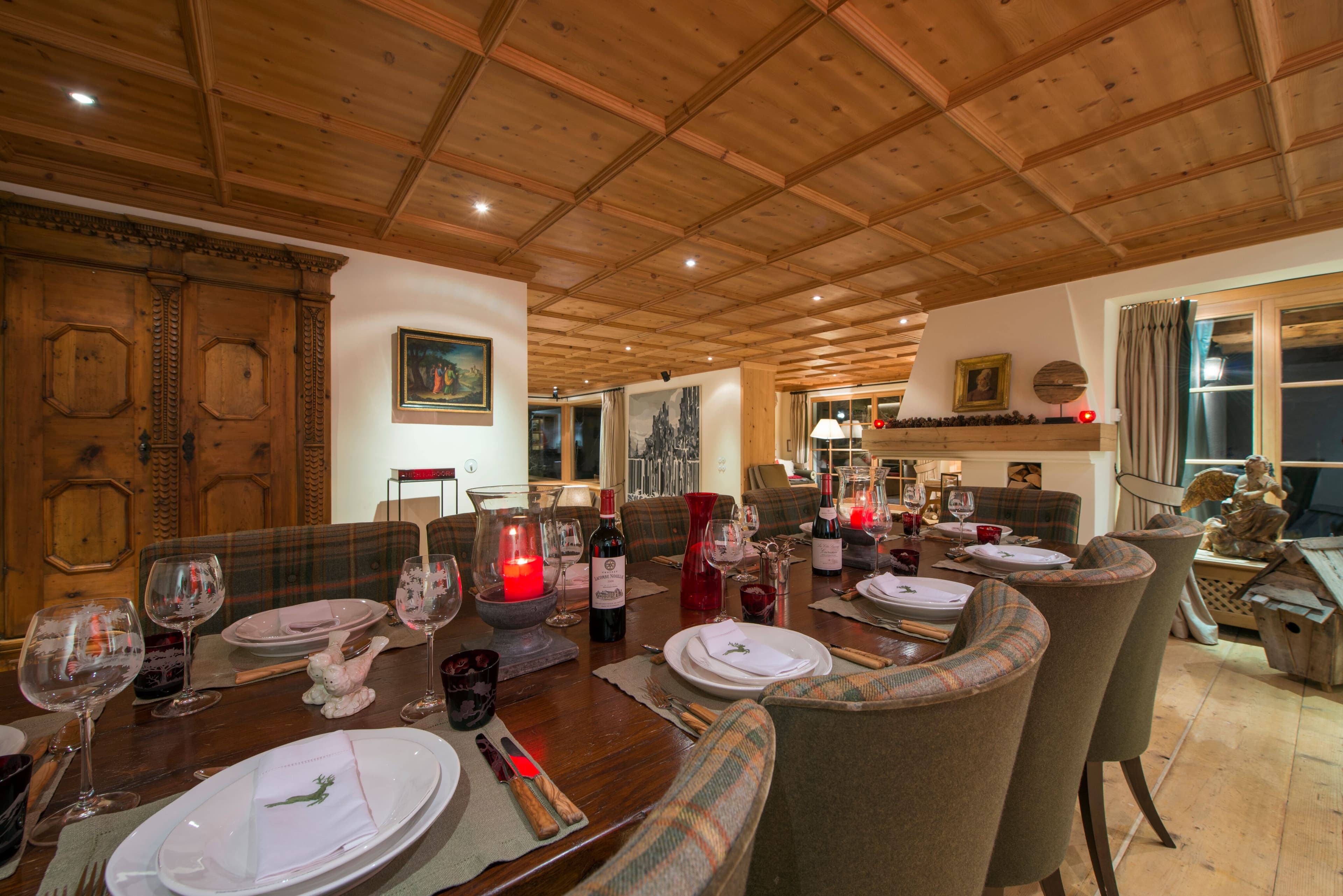 Chalet Maria Schnee dining table with alpine chairs, Sankt Anton, Austrian Alps, Austria
