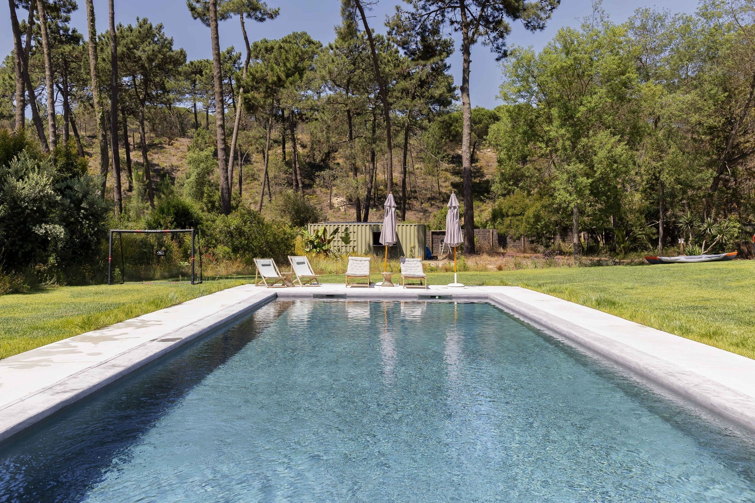 Villa Caparica infinity pool with loungers, Costa da Caparica, Lisbon Region, Portugal