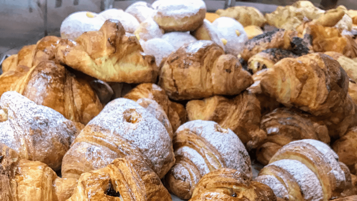 White Village Escape en-suite bathroom with stone basin, Ostuni, Puglia, Italy